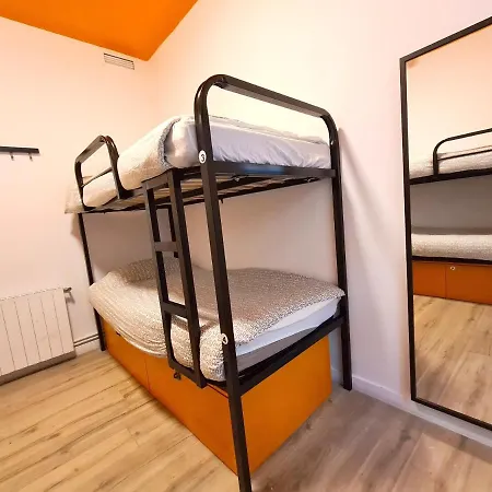 Arc House Gracia Hostal *