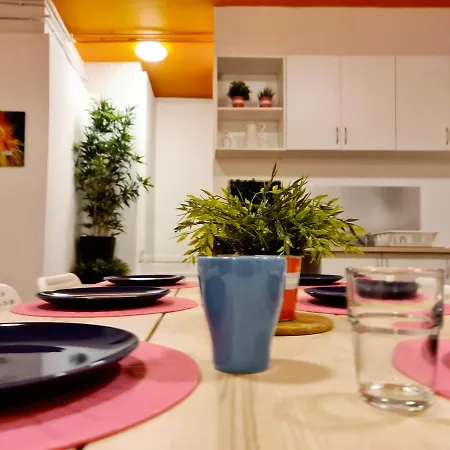 Arc House Gracia Hostel